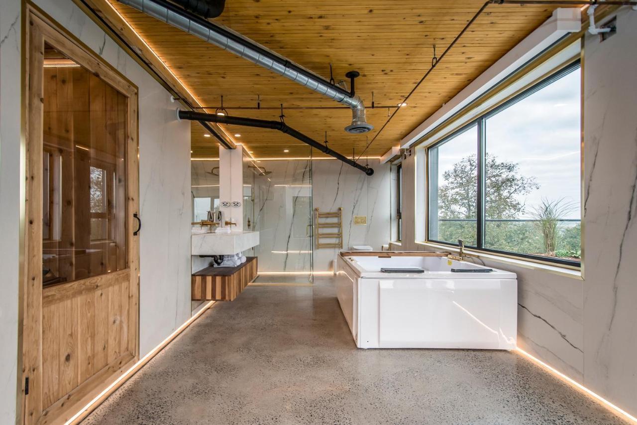 The Halifax Rooftop - Cozy Spa B&B Bagian luar foto